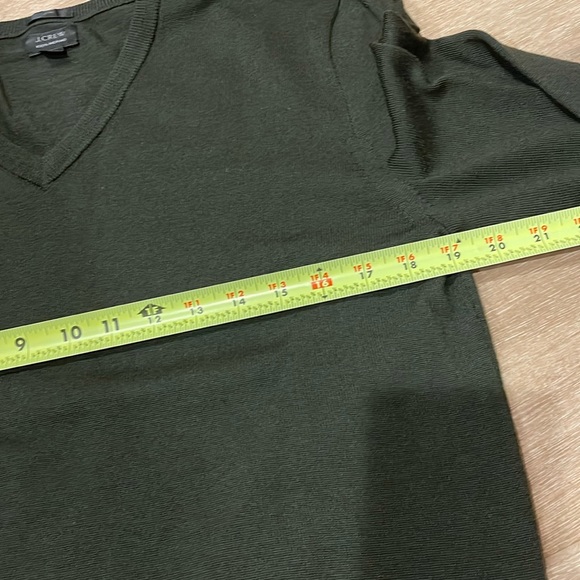 J Crew V Neck Sweater Marino Wool MEDIUM Slim - Picture 3 of 5